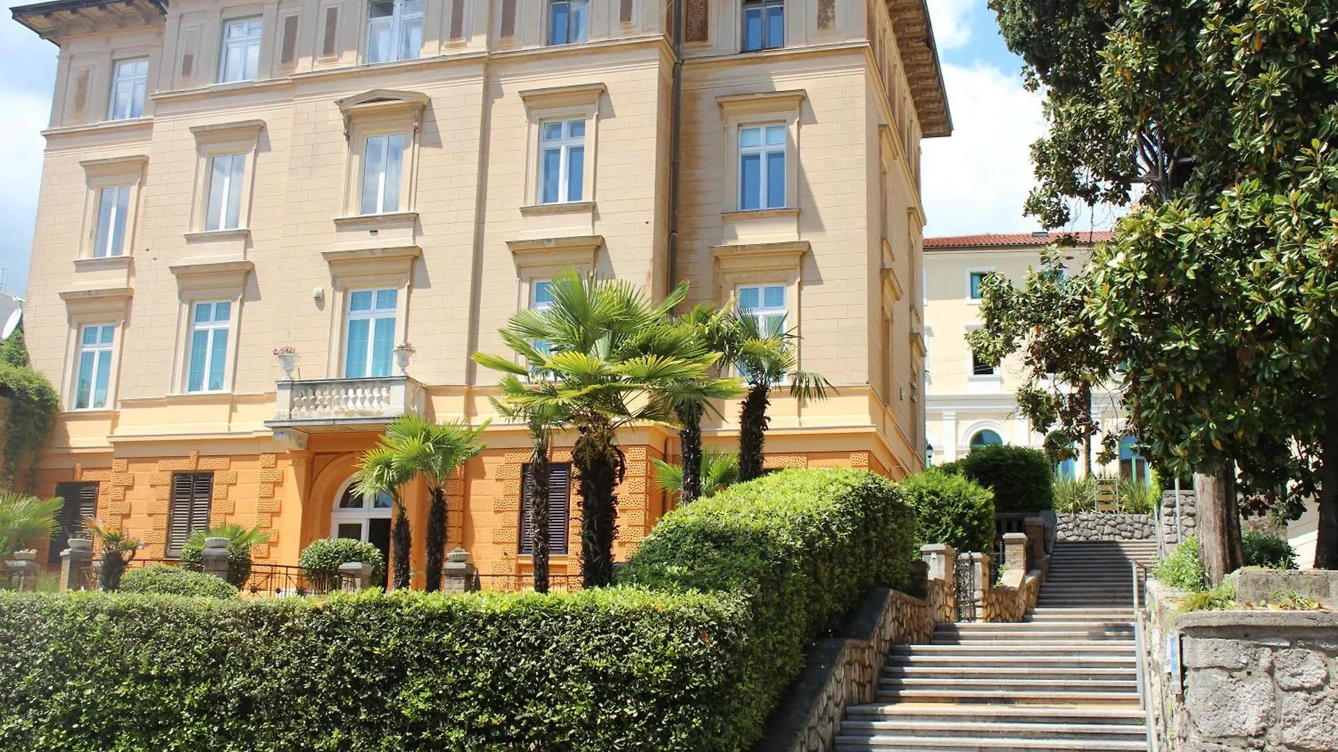 Sunny Park Opatija Apartment